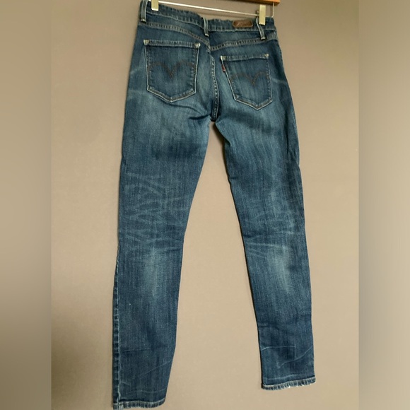 Levi’s distressed Demi Curve Skinny Jeans 26x30 Size 26 short - Picture 2 of 4